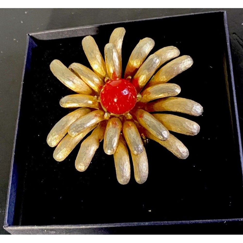 HAR Vintage Red Glass Flower Brooch Pin Daisy Large 2.5 Inches